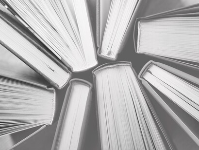 There is another way to understand the world: under the protection of the wisdom of philosophy