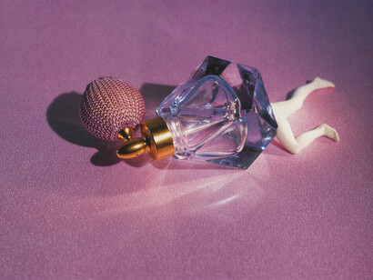 Laurie Simmons, Lying objects, 1992. Courtesy of MCA Chicago 