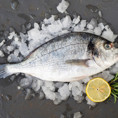 Alimento conservado. Algumas toxinas são altamente resistentes ao calor e, uma vez produzidas, não há como eliminá-las, como é o caso das micotoxinas, produzidas por fungos
