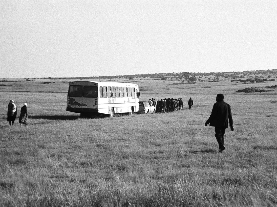 Santu Mofokeng, Chief More’s Funeral, GaMogopa, from “Bloemhof,” 1989, Courtesy The Walther Collection and Lunetta Bartz/MAKER, Johannesburg
