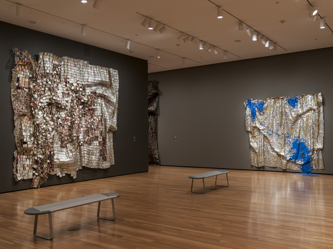 Installation view of Gravity and Grace: Monumental Works by El Anatsui at the Akron Art Museum, 2012. Photo by Andrew McAllister, courtesy of the Akron Art Museum.