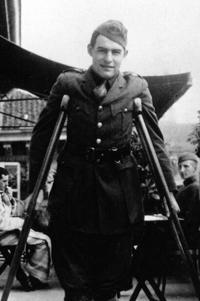 Hemingway aborda la tragedia de la guerra española en su novela "Por quién doblan las campanas", guerra en la que participó activamente