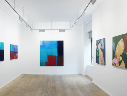 The Woman Who Walks With Me. Courtesy of Galeria Nara Roesler