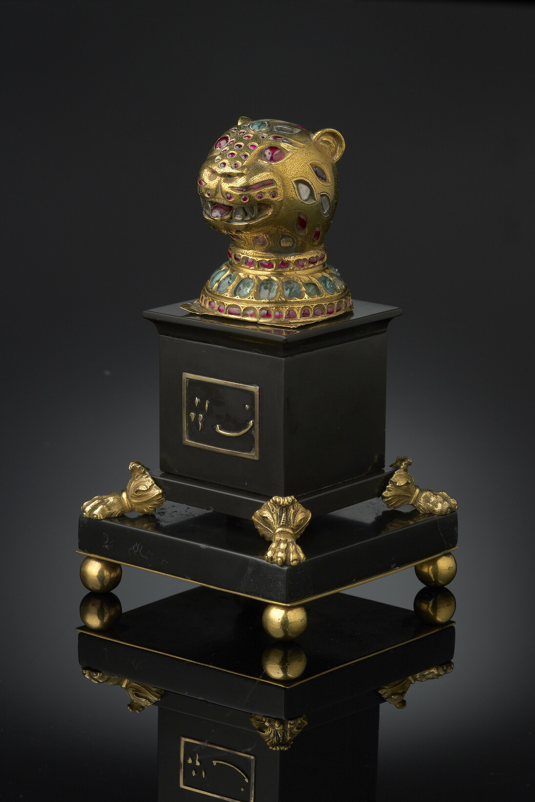 Gold finial from Tipu Sultan’s throne, 1790 – 1800, Mysore, South India, The Al Thani Collection © Servette Overseas Limited, 2014. Photograph: Prudence Cuming Associates Ltd
