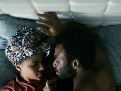 O afro-surrealismo, tal como o surrealismo, possui interesse em explorar pensamentos e sentimentos diretamente como saem do inconsciente. Essa maneira de fazer arte é essencial para provocar a audiência a viver e a compreender as realidades internas de pessoas com vivências diferentes da sua própria. O artista, representando sua realidade da maneira mais bruta, absurda e desconfortável possível, passa uma mensagem clara e direta para sua audiência



