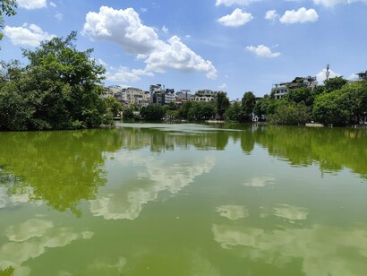 A bright day over Hoàn Kiếm Lake, where legend and everyday life meet in the heart of Hanoi © Photo by Daniel Gauss