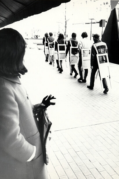 Gianni Pettena, Wearable Chairs, Minneapolis USA, 1971-72