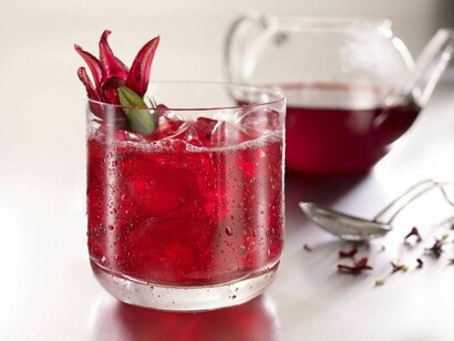 Chicha de saril o jugo de flor de Jamaica
