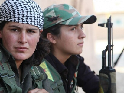 Mujeres en el ejército kurdo