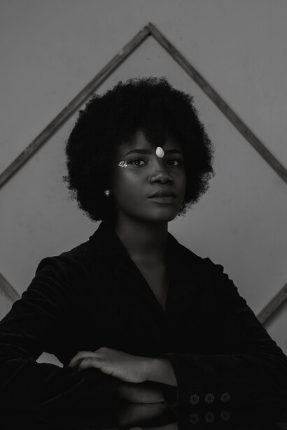 Epicuro acreditava que a felicidade vem da busca de prazeres simples e da eliminação da dor, através da moderação e da amizade