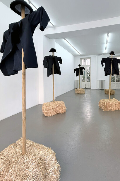 Gianni Motti, Au-delà de tout doute raisonnable, exhibition view. Courtesy of Galerie Mezzanin