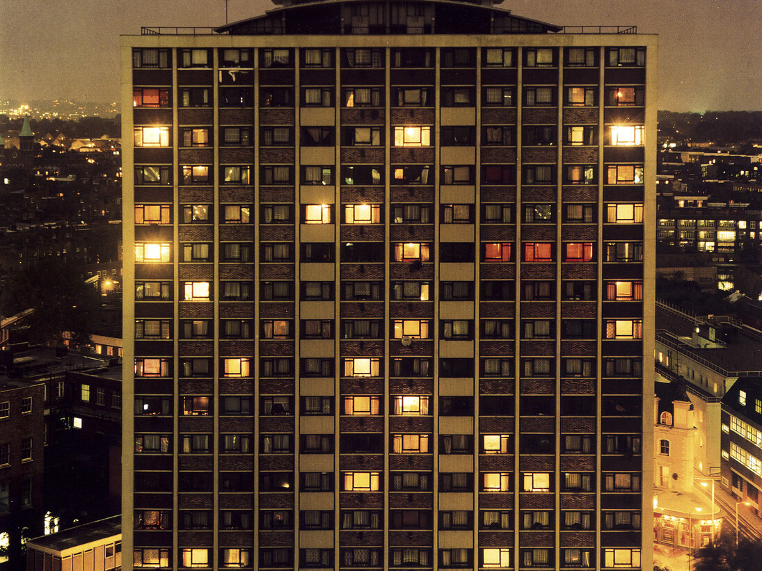 Rut Blees Luxemburg, Towering Inferno from The Streets Album, Original Pirate Material, 2002 © Rut Blees Luxemburg