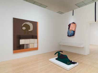 Installation view of Fictions of display, June 29, 2025–January 4, 2026 at MOCA Grand
Avenue. Courtesy of the Museum of Contemporary Art (MOCA). Photo by Jeff McLane