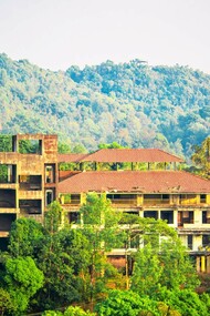 Coorg, Karnataka, India, has many attractions that attract tourists, like this beautiful resort; Coorg has many attractions that attract tourists, including an elephant camp and various spice plantations