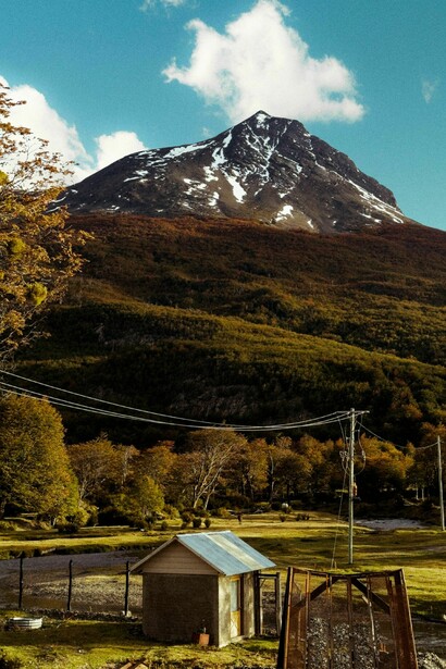 Sin embargo, el país posee recursos clave como cobre, litio y energías renovables para impulsar su desarrollo sostenible