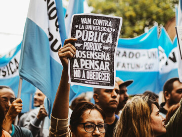 Las movilizaciones en defensa de la ciencia y la educación pública expresan el compromiso de investigadores, docentes, estudiantes y ciudadanos con el futuro del conocimiento en la Argentina