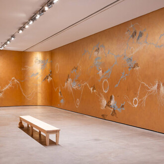 Sandra Cinto, Preludio para el sol y las estrellas, vista de exhibición. Cortesía de Es Baluard Museu d'Art Contemporani de Palma