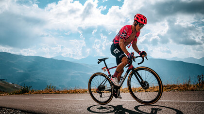 Rigoberto Urán es un ciclista profesional colombiano, miembro del equipo estadounidense EF Education-EasyPost
