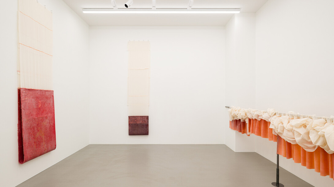 Liesl Raff, Wallpapers, gathers and mirages, ausstellungsansicht. Mit freundlicher genehmigung der Galerie Eva Presenhuber