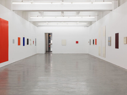 John Nixon, Artist of the monochrome, works from 1968 — 2020, exhibition view. Courtesy of Anna Schwartz Gallery