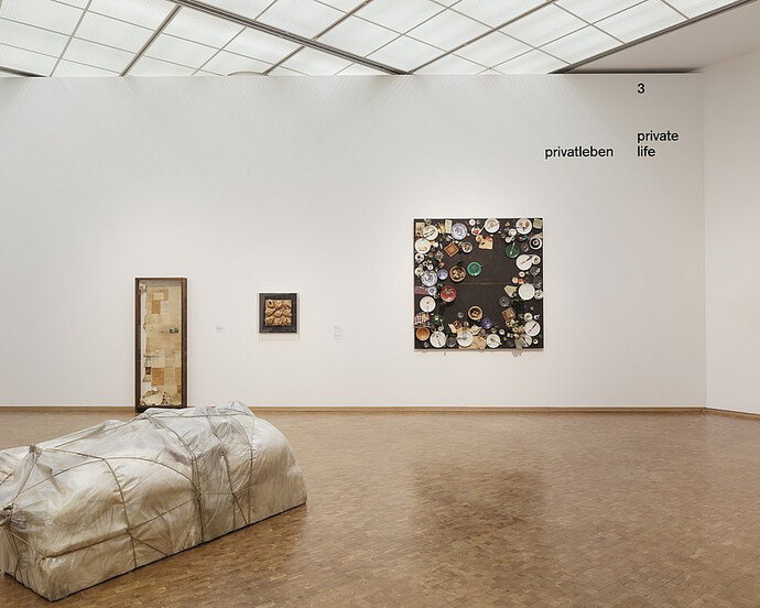 Kunst ins Leben! Exhibition view. Courtesy of Museum Ludwig