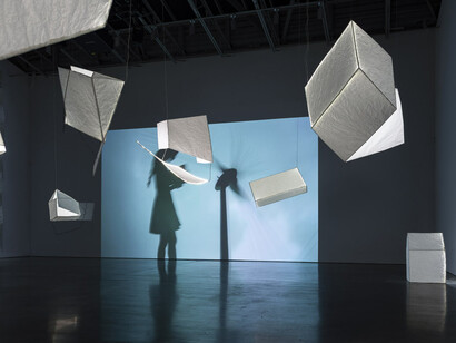 Joan Jonas, Empty rooms, exhibition view. Courtesy of Gladstone Gallery