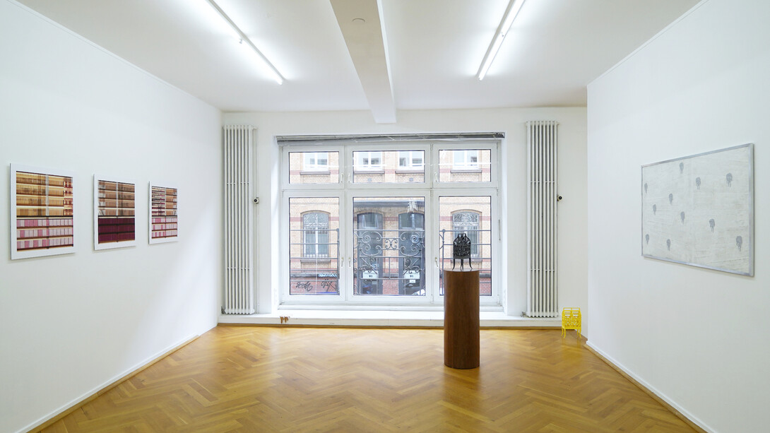Things behind things, installation view. Courtesy of Bernhard Knaus Fine Art 