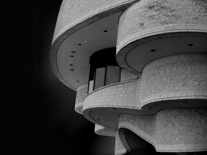 Situated in Gatineau, Quebec, the Canadian Museum of History is the country’s foremost institution for exploring anthropology, Canadian history, cultural heritage, and ethnology