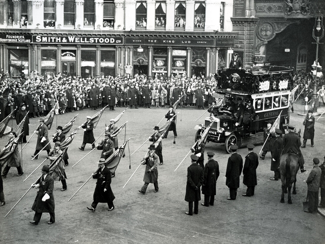Armistice Parade, Ludgate Circus 1920-1925 - Copyright TfL