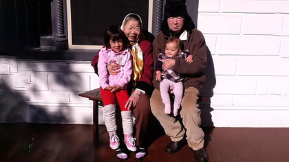 Réfugiés politiques. Ma famille et moi venions d’arriver à Bruxelles comme réfugiés politiques, le froid sciait mes pieds