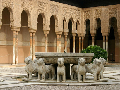 La Alhambra (Granada). El patio de los leones