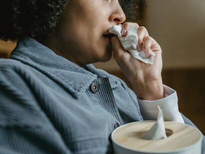 Traumas infantis influenciam nossa personalidade e comportamento, afetando nossas relações e escolhas na vida adulta