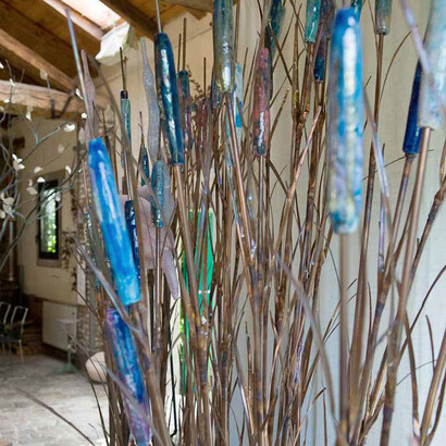 La risposta è nel vento tra le canne, 2010
particolare, ceramica raku, rame, ferro, cemento