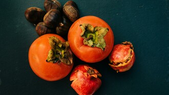 Diospyros kaki L.f., comunemente noto come kaki o loto arrivato in Europa non molti secoli fa