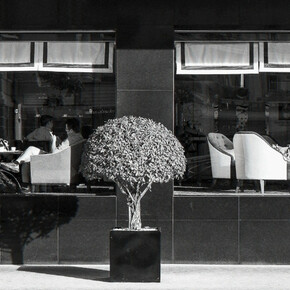 En el Cafe by Francisco Marin. Courtesy of Aflote.sg