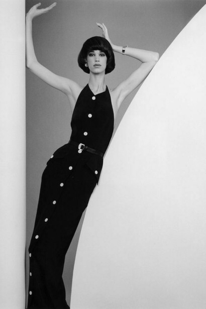 Robert Mapplethorpe, French Vogue, 1986, Silver Gelatin Print, Unframed: 50.8 x 61 cm, © Robert Mapplethorpe Foundation. Used by Permission, Courtesy The Robert Mapplethorpe Foundation, New York and Alison Jacques Gallery, London
