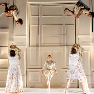 Entre chiens et louves. Avec l'aimable autorisation du Théâtre des Salins Martigues