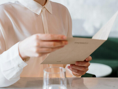 Actualizar regularmente el análisis permite adaptarse a cambios en los costos y preferencias del público