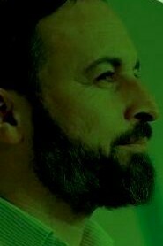 Santiago Abascal de perfil: es la foto más utilizada en los carteles de Vox