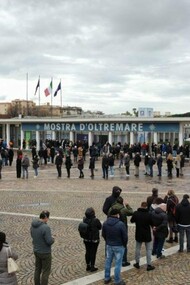 In coda per il vaccino a Napoli