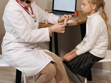 La falta de certezas genera una alta vulnerabilidad psicológica, caracterizada por la incertidumbre y ansiedad