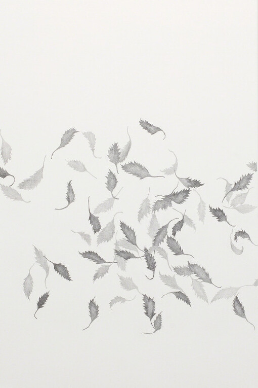 Ou elles volent, ou elles tombent. Courtesy of Buchmann Galerie