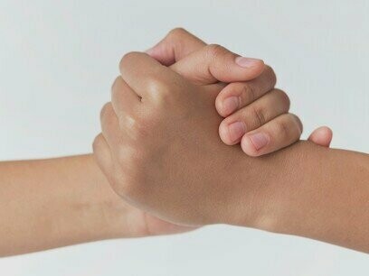 A probabilidade de receber coisas boas aumentam quando eu espalho uma boa energia, ela diminui o meu sucesso e o meu acesso quando eu espalhar uma boa energia. De novo, isso é sobre honestidade intelectual