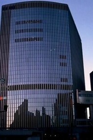 Yurakucho Mullion, photo by Alma Reyes