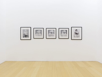Robert Mapplethorpe. Coreografia per una mostra / Choreography for an Exhibition. Veduta della mostra al Madre · museo d'arte contemporanea Donnaregina, Napoli. Foto © Amedeo Benestante. All works copyright © Robert Mapplethorpe Foundation.