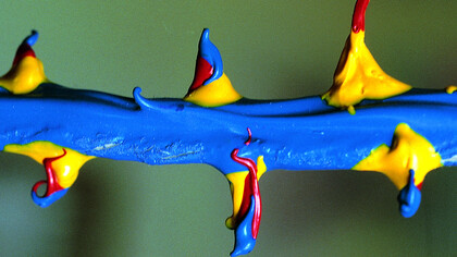 Lorenzo Pezzatini, Filodetail,1977. Acrylics on cotton twine, Courtesy the artist