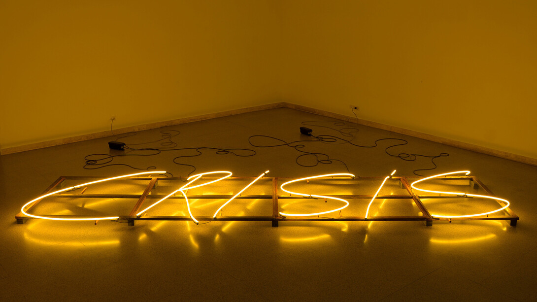 Nasan Tur, Crisis, 2014, Neon, transformers, steel, electric cables 170 x 600 cm / (66⅞ x 236¼ in) Edition 1 of 3 + 1 AP, Image courtesy of the artist and Blain|Southern. Photo: Nasan Tur, 2015