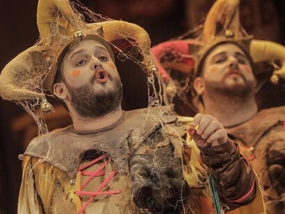 Chirigotas y comparsas invaden las tablas del teatro