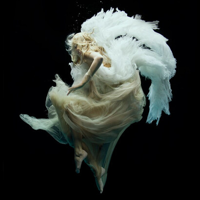 Zena Holloway; serie fotográfica «Ángeles»