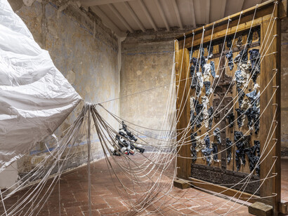 Down Doors. Courtesy of Galleria Continua